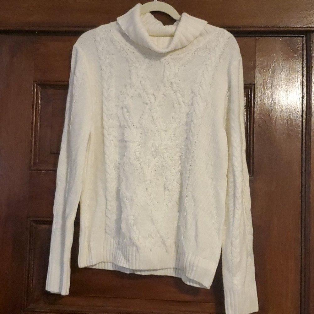 White Sweater XL